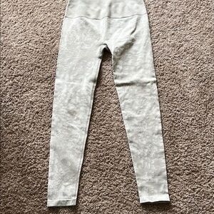 Gray Textured Leggings with Elastic Waist